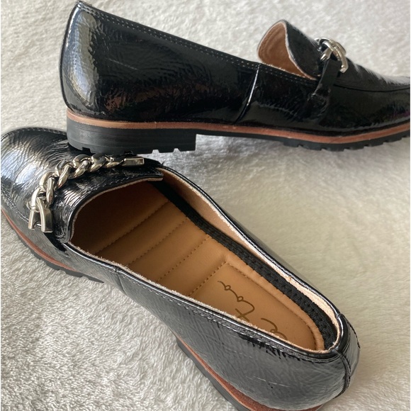 Me Too Chain Link Patent Loafer in black patent PU - Picture 3 of 8